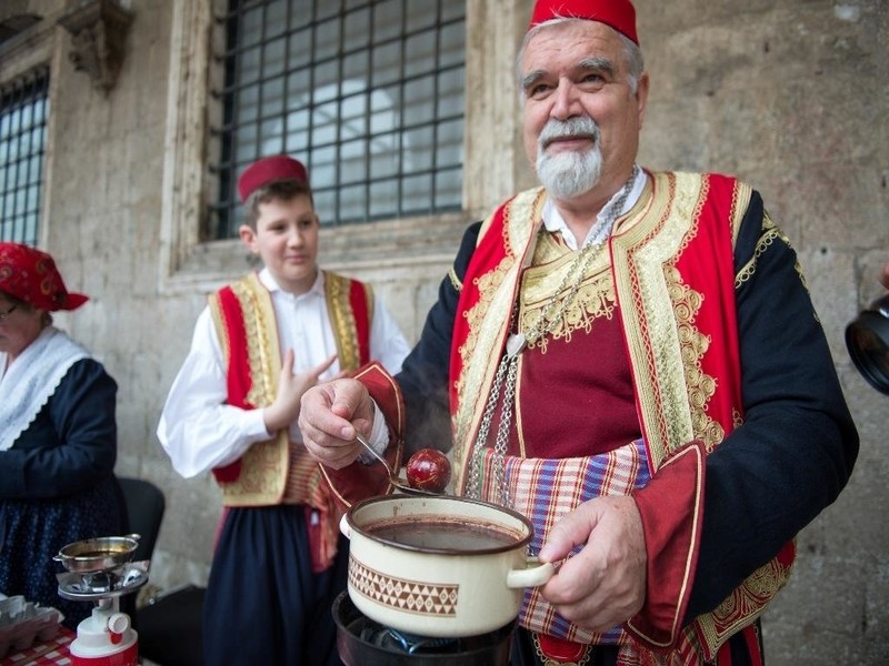 Beautiful Easter Tradition in Dubrovnik